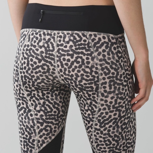 ⭐️Lululemon Pace Rival Crop FullOn Luxtreme in Ace Spot Grain Black/Black [8018] - Picture 6 of 6